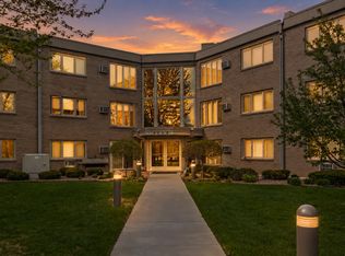 4360 Brookside Ct APT 218, Edina, MN 55436