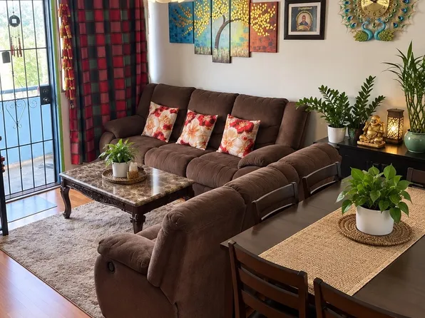 1139 Kokea St APT G304, Honolulu, HI 96817