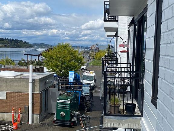 4th image of 215 Columbia St NW #313