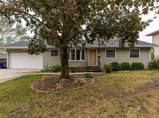 3752 Elmwood Dr NE, Cedar Rapids, IA 52402