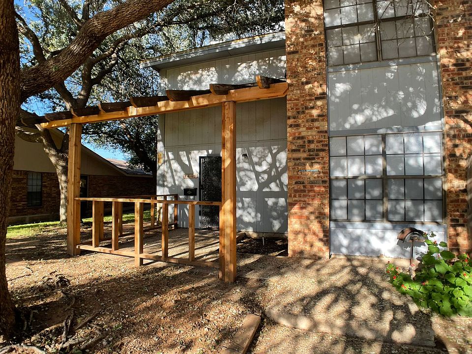 1st image of 1449 Brittany Ln