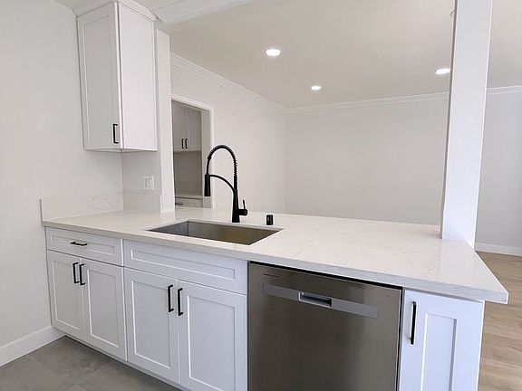 5th image of 3706 Mentone Ave APT 5