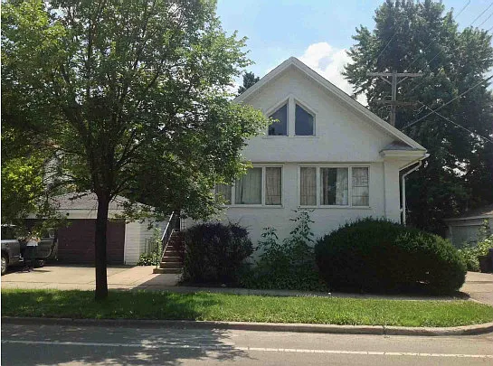 209 Division St photo 1