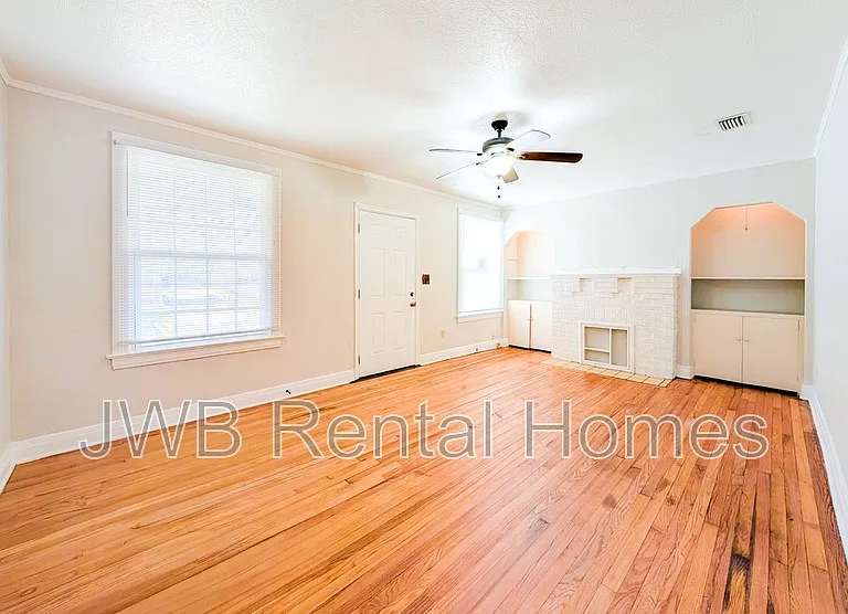 2065 Camden Ave — Photo 4