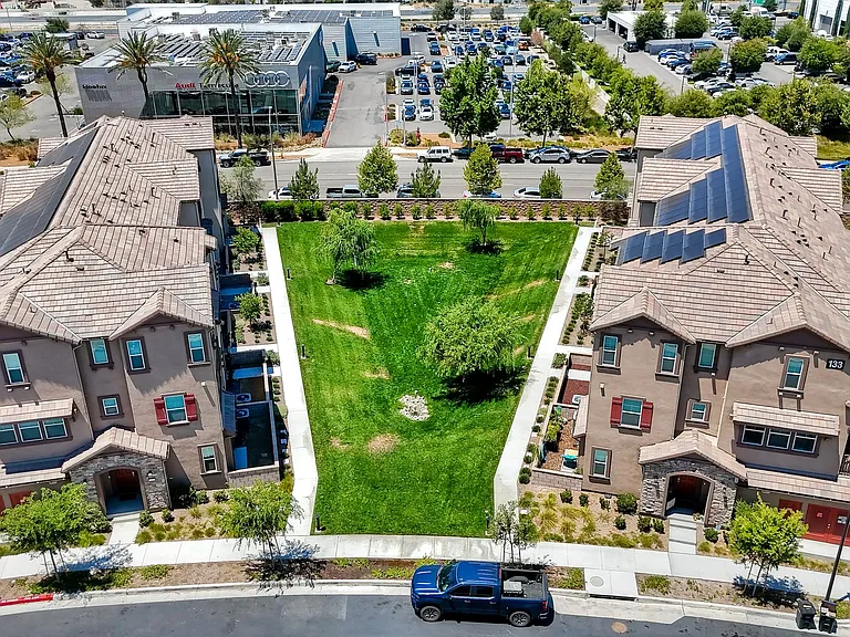 40530 Melrose Dr — Photo 34