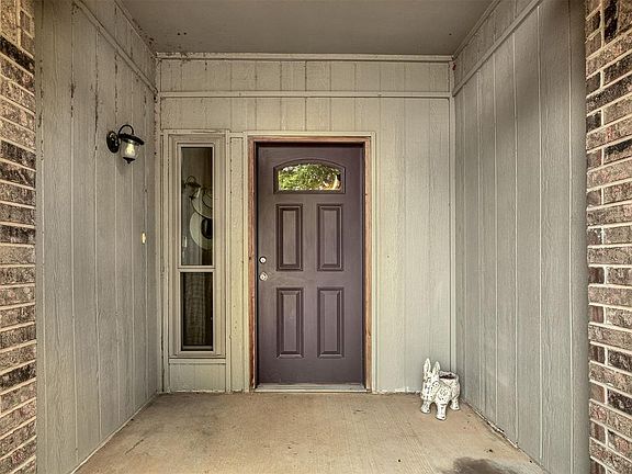 3rd image of 1705 Clearwater Dr