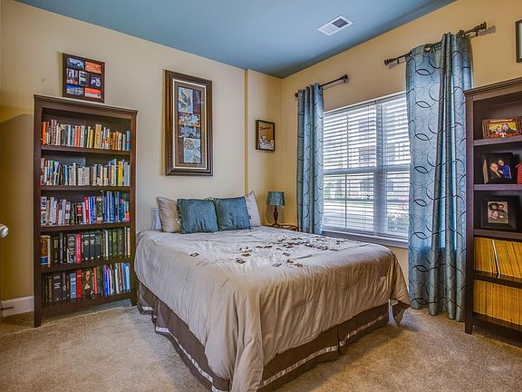 4th image of 8212 Lenox Creekside Dr