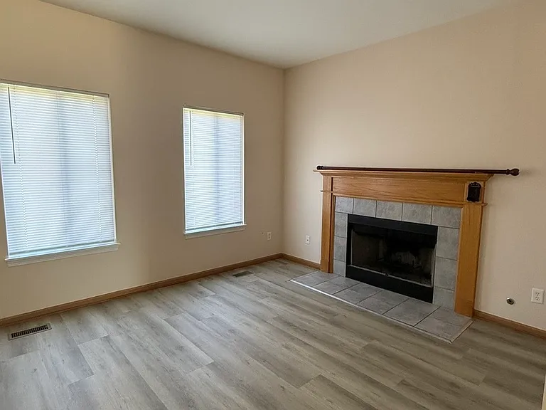 757 Bayles Dr — Photo 9