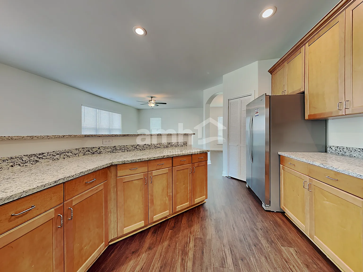3 bed, 2.5 bath, 2384 sqft, $2,550 — Photo 3