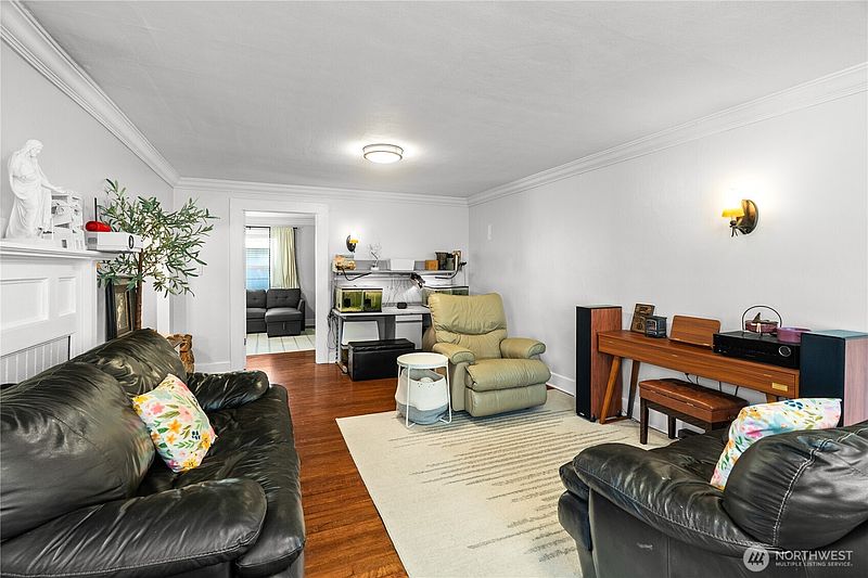 4th image of 808 N Thornton Street