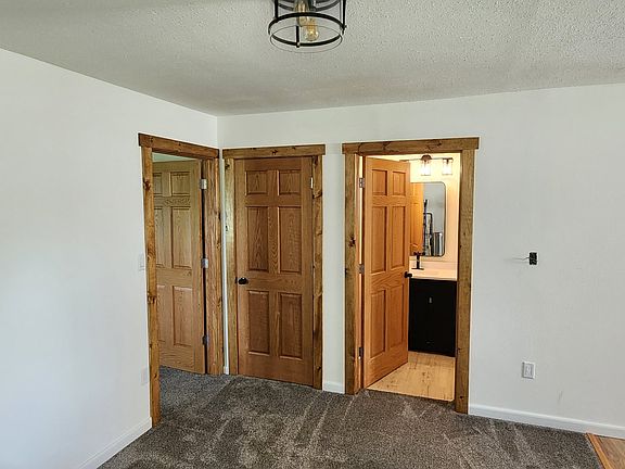2nd image of 747 Oak St N APT 4