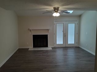 1204 Huntsman Ct, Fayetteville, NC 28303