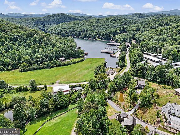 3rd image of 60 Cove View Ln