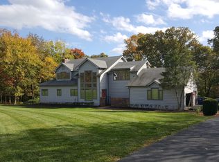 4 Deer Field Ridge Rd, Chesterfield, MO 63005