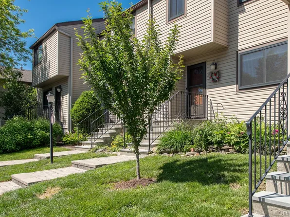 8 Knightsbridge #C, Poughkeepsie, NY 12603