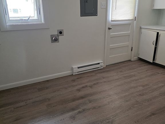 4th image of 716 Elm St