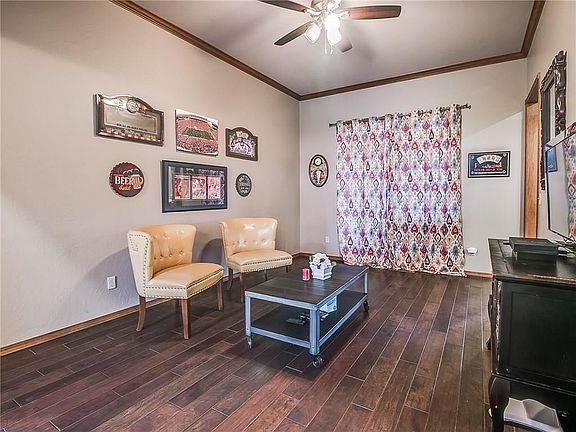 5th image of 1145 Camelot Dr