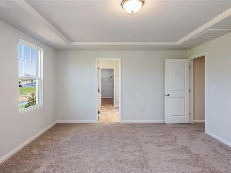 204 Loxton St — Photo 10