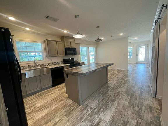 2nd image of 131 Sable Dr #131