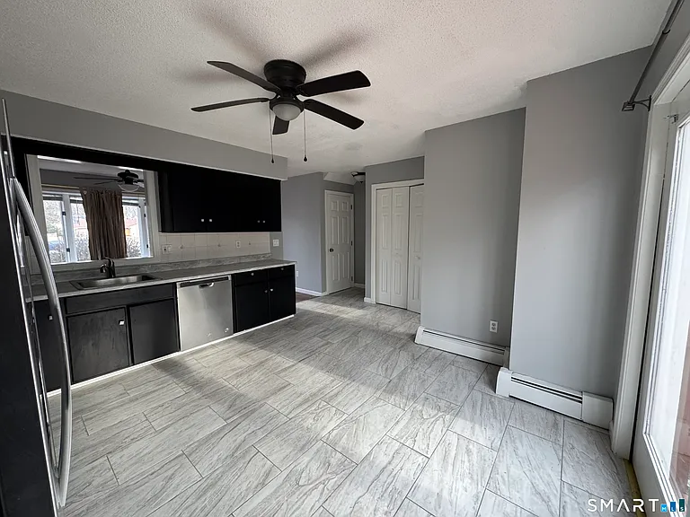 27 Katie Ln — Photo 4