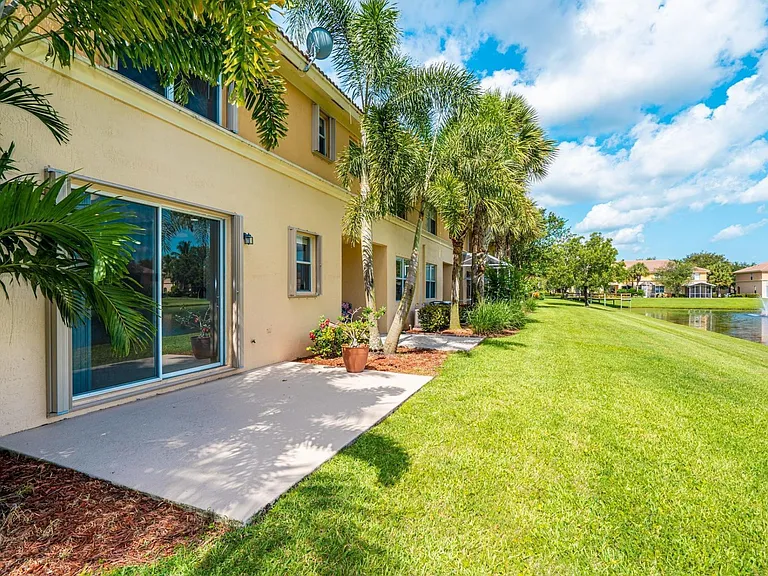 460 Rainbow Springs Ter — Photo 34