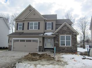 38990 Arcadia Cir, Willoughby, OH 44094