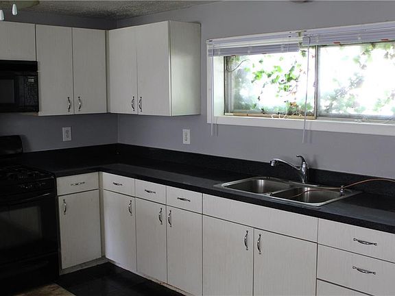 3rd image of 9025 Shenandoah Dr