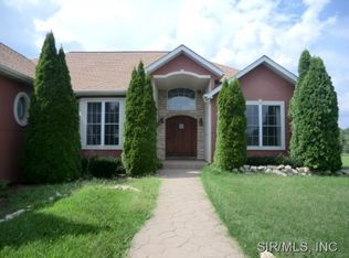 101 N Cedar Bluff Dr, Valmeyer, IL 62295