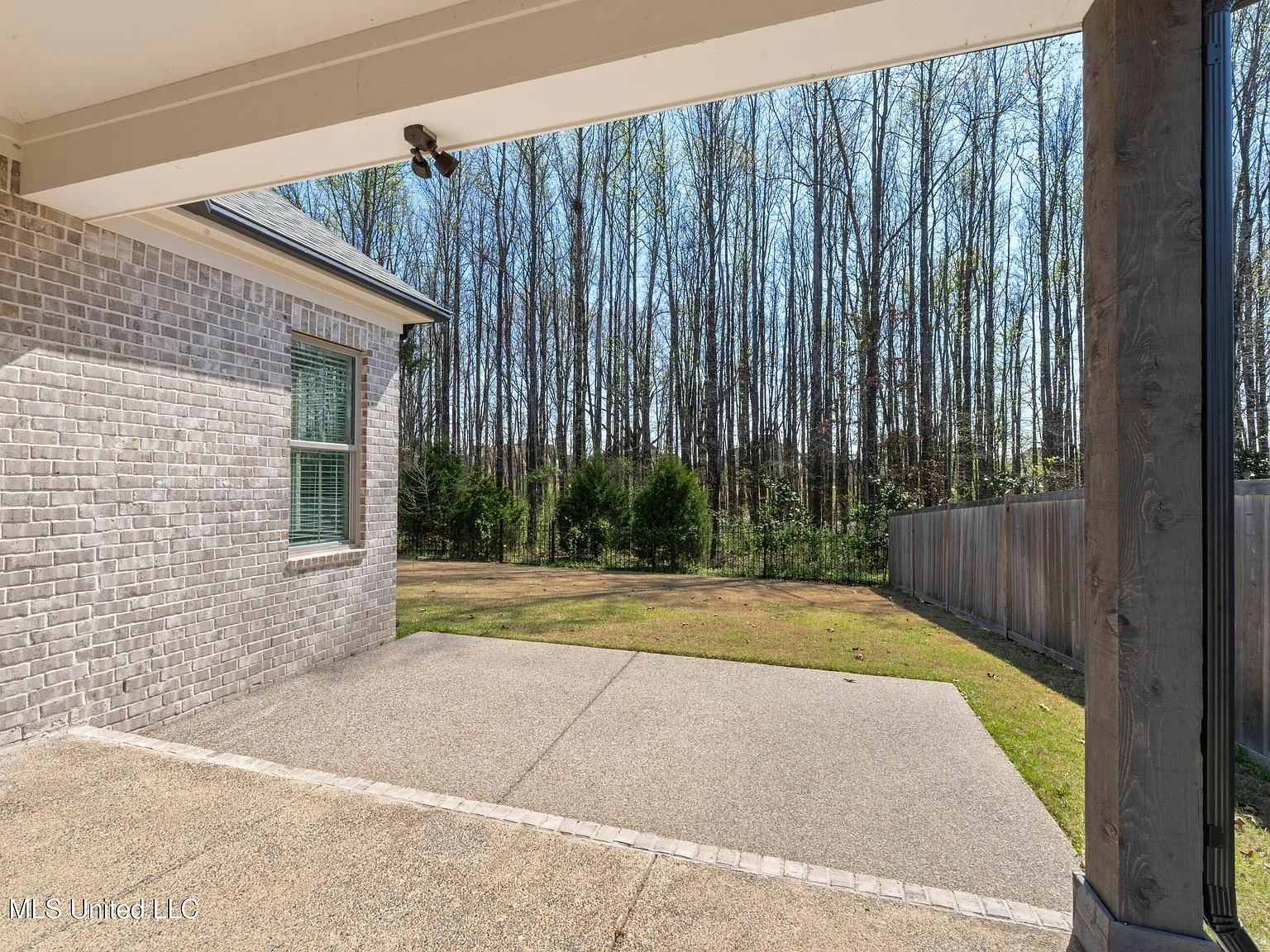3 bed, 3.0 bath, 3551 sqft, $3,500 — Photo 3