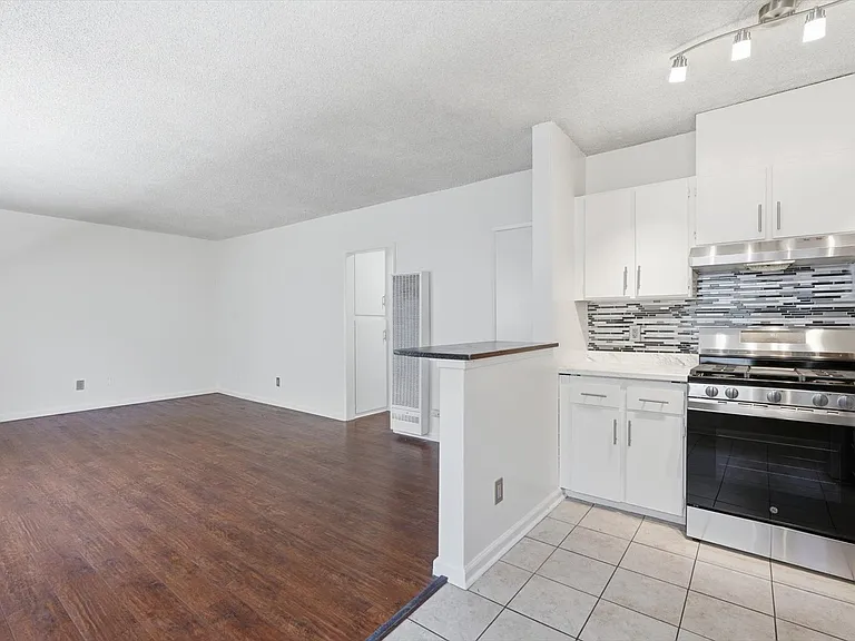 1731 Pacific Coast Hwy #19 — Photo 11
