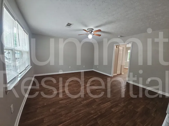 2651 Parkside Way — Photo 4