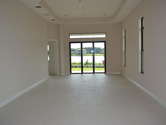 4th image of 233 SE Fascino Cir
