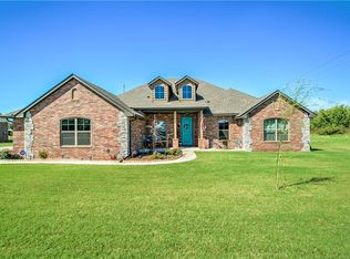 11015 N Pointe Dr, Edmond, OK 73025
