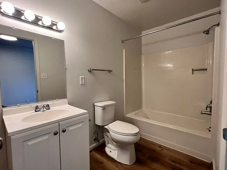 Stone Ridge Apartments- Convenient Location — Photo 20