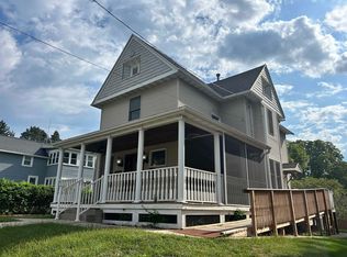 82 Alpine St, Dubuque, IA 52001