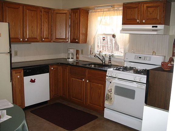 eat in kitchen