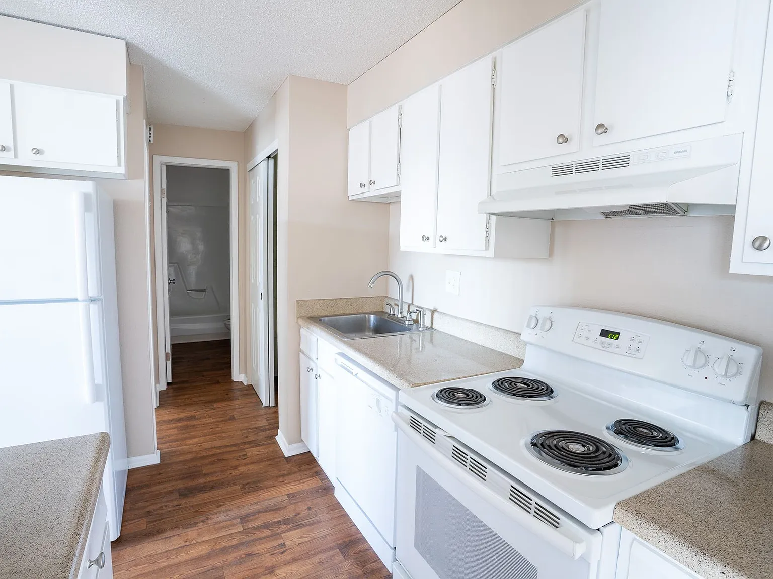 Prentice House Apartments — Photo 4