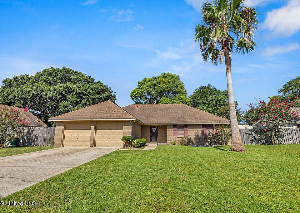 1st image of 105 McGuire Dr