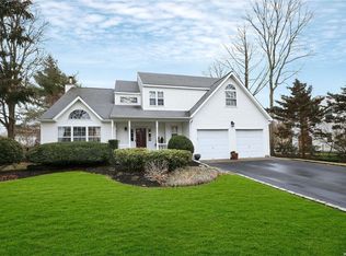 3 Short Ct, Nesconset, NY 11767