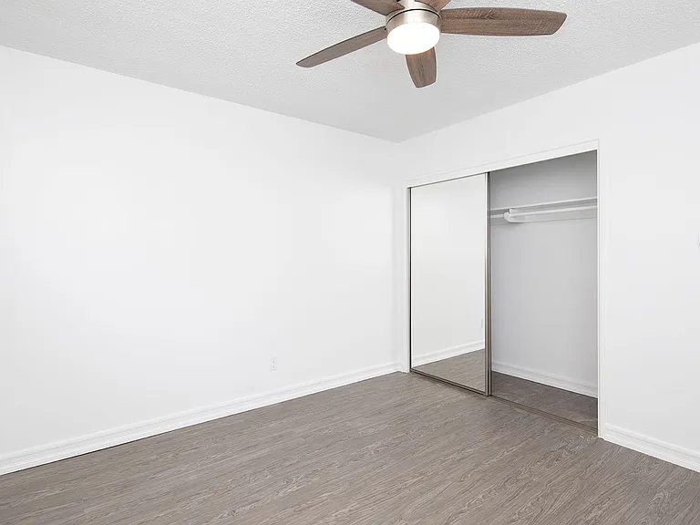 1534-1540 1/2 Diamond Street — Photo 12