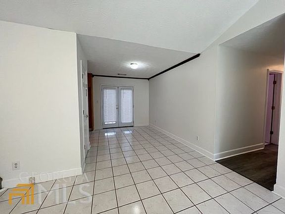4th image of 20 Bobolink Ct