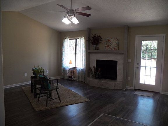 3rd image of 627 Chapelwood Dr