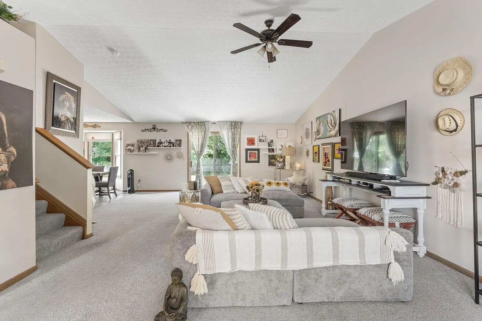 496 Tourmaline Dr photo 1