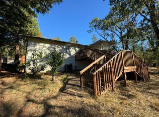 300 Robmar Ln, Grants Pass, OR 97527