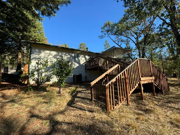 300 Robmar Ln, Grants Pass, OR 97527
