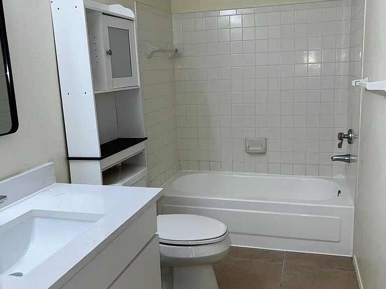 2350 NW 33rd St #807 — Photo 25