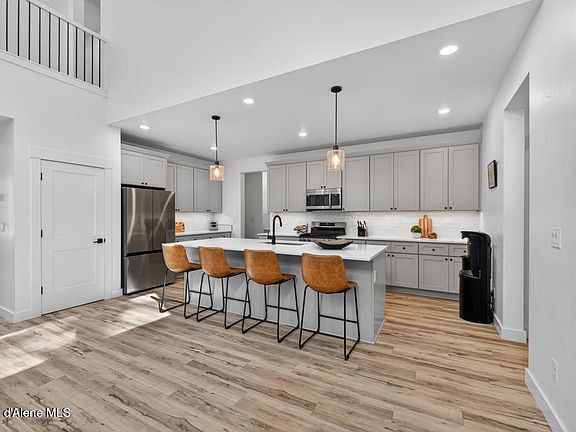 5th image of 1814 Herring Ave