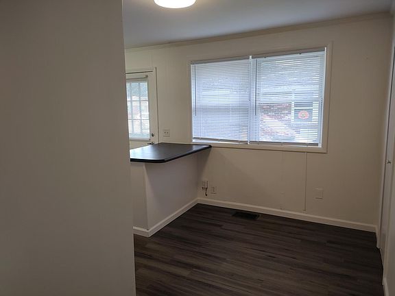 Eating area in kitchen