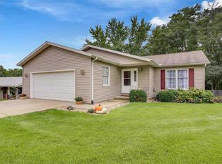 107 Brandy Dr, Mackinaw, IL