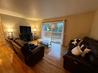 8654 SE 155th Ave, Happy Valley, OR